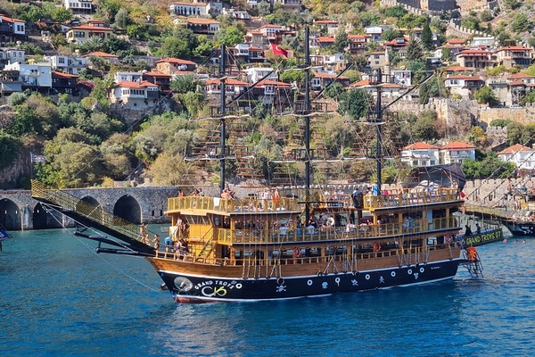 ALANYA TROYS PIRATES BOAT TOUR
